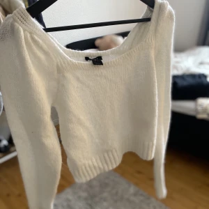 Tröja - Fin stickad tröja från Lindex, storlek S Som ny