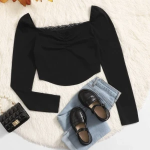 Topp - Super fin topp! Säljer pga inte kommer till användning längre. Använt ca 5 gånger. Köptes i november. 