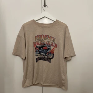 T-shirt - Köparen står för frakt💕