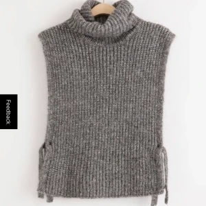 Stickad väst  - Säljer min stickade väst från Lindex  Köpt för 300kr  Använd endast 2-3 gånger 💘