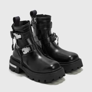 Eytys Blade Boots - INTRESSEKOLL på mina Eytys (Blade). Använda ca 5 gånger. Storlek 37, känns som 37,5. Kom med egna prisförslag.⭐️⭐️⭐️