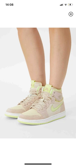 Jordans - Lägger upp igen. Kolla min profil för o läsa om dom på det andra inlägget💗