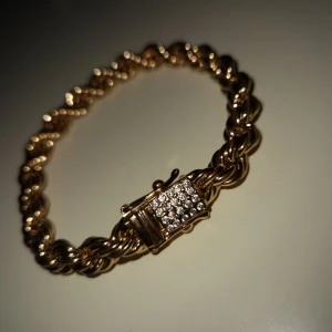 Cornell armband  - Bra skick!!