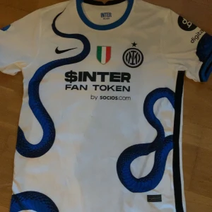 Inter Milan T-Shirt - Barella där bak size M, vet ej om äkta tunt material