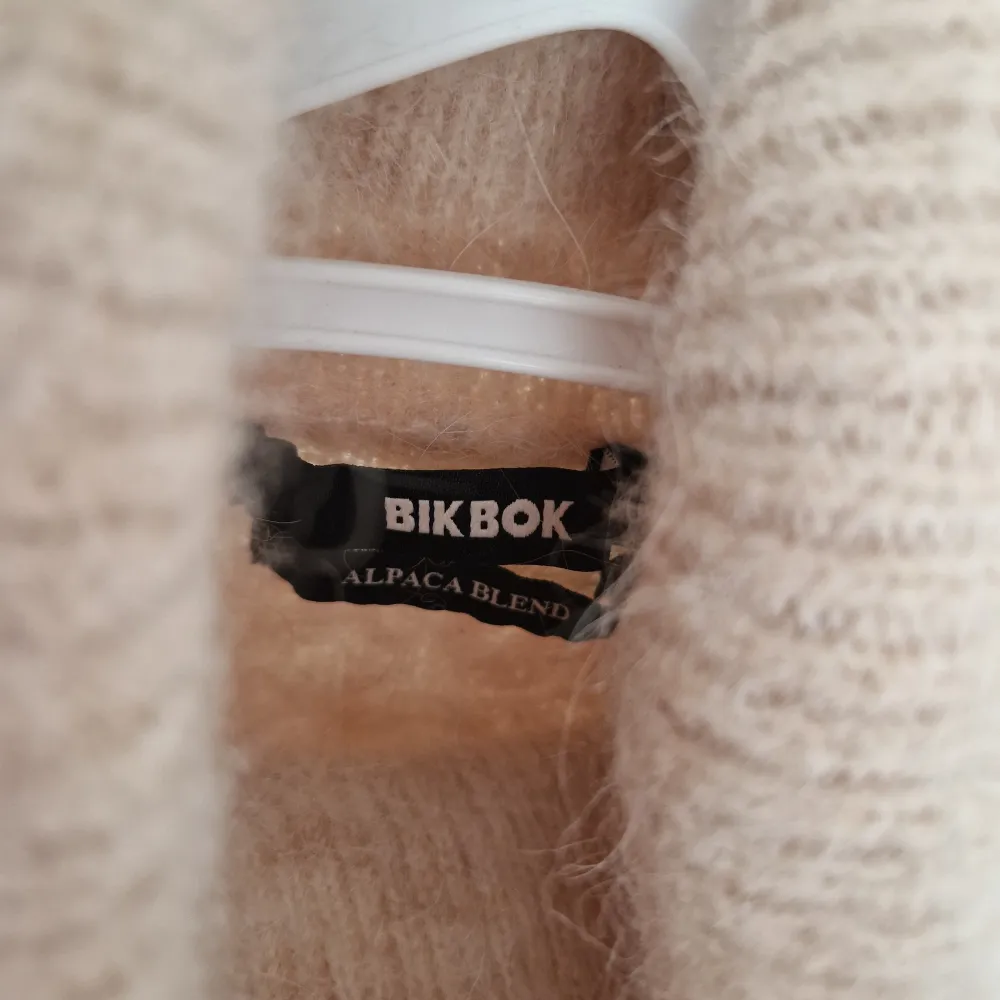 Vest from Bik bok .Never worn once.  Condition is perfect .. Tröjor & Koftor.