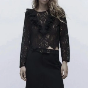 Tröja  - Jätte fin spets topp, helt slutsåld på hemsidan, ny pris 370kr💕