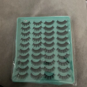 Fransar 20 par  - Helt nya i plasten frf 