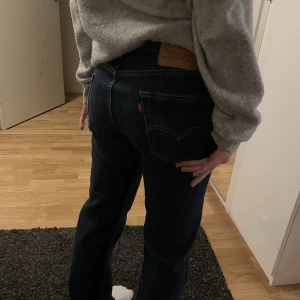 Levis jeans - Ett par fina blå 513 Levis jeans, knappt använda
