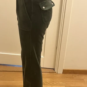 Juicy  - Säljer mina juicy byxor då de endast kommit till användning två gånger och även inte passar mig! 
