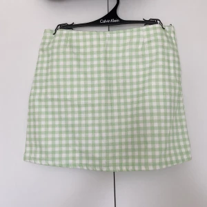 Ginghamkjol - Kjol från Asos, storlek 32 💚