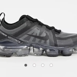 ett par vapormax stl 42 - Båda bubblorna där fram e punkade, men annars inget fel