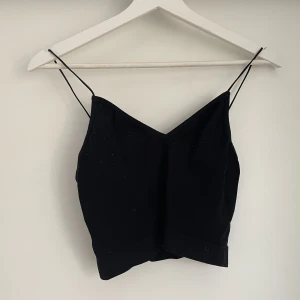 Svart tröja - Jätte fin och har bara använt en gång 💕