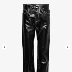 Eytys jeans - Hej säljer mina eytys cypress tar jeans i jättebra skick, de är endast använda några få gånger🥰🥰 köpta för ca 2000 och säljer för 1000 plus frakt😍