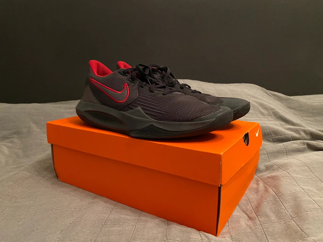 Nike Precision V basketskor