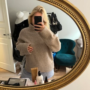 Stickad tröja  - Jättefin stickad tröja med vida ärmar⭐️