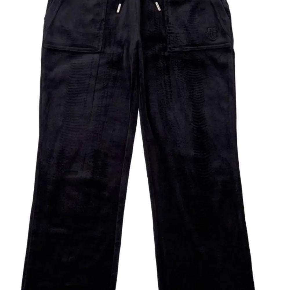 jag vill byta mina juciy byxor till nån annan färg i strl s. Jeans & Byxor.