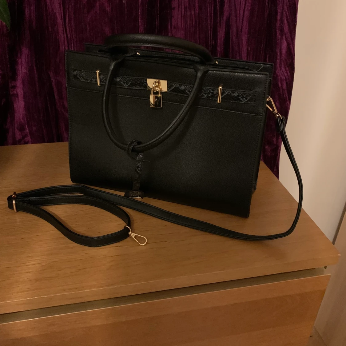 Fin oanvänd väska - 90
