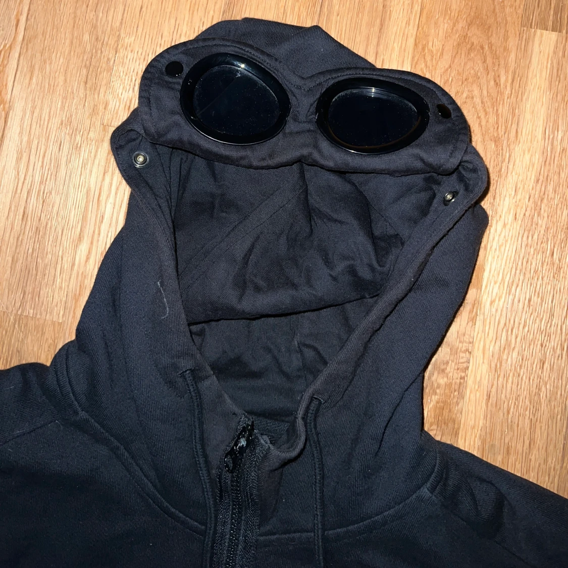 C.P mössa strl one size. C.P hoodie strl L - 90