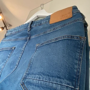 Jeans  - Jeans från märket solid. Nypris 800. Storlek 32/30. Straight leg, knappt använda 