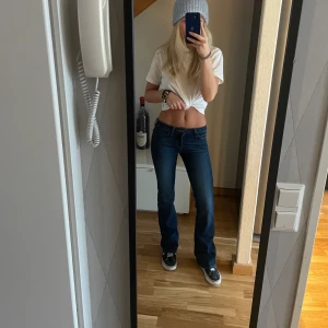 Lågmidjade jeans - Säljer dessa lågmidjadejeans från lee