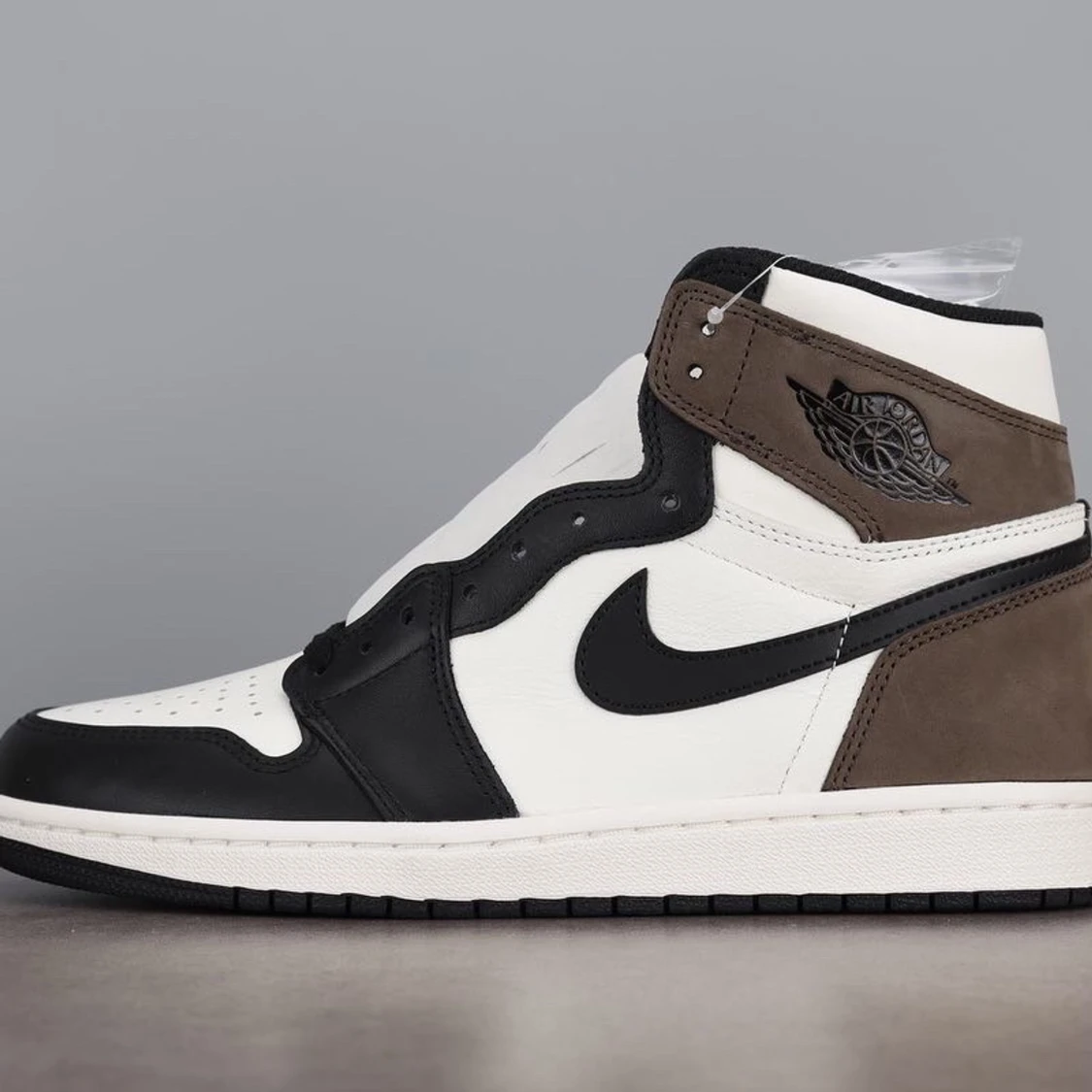 AIR JORDAN 1 MOCHA