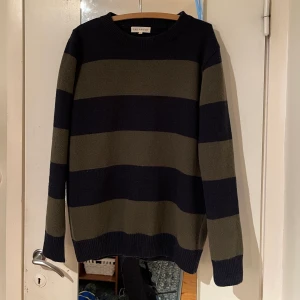 Far Afield stickad tröja  - Snygg stickad tröja ifrån Far afield,  Ny kostar den 1150. Inga defekter! 