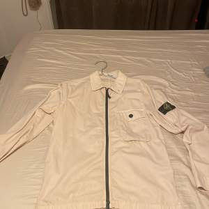 Stone island overshirt i storlek M