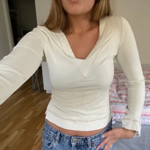 Topp - Secondhand topp från märket Anna Holtblad. Är i fint Skick och mycket bra kvalitet 💝💓