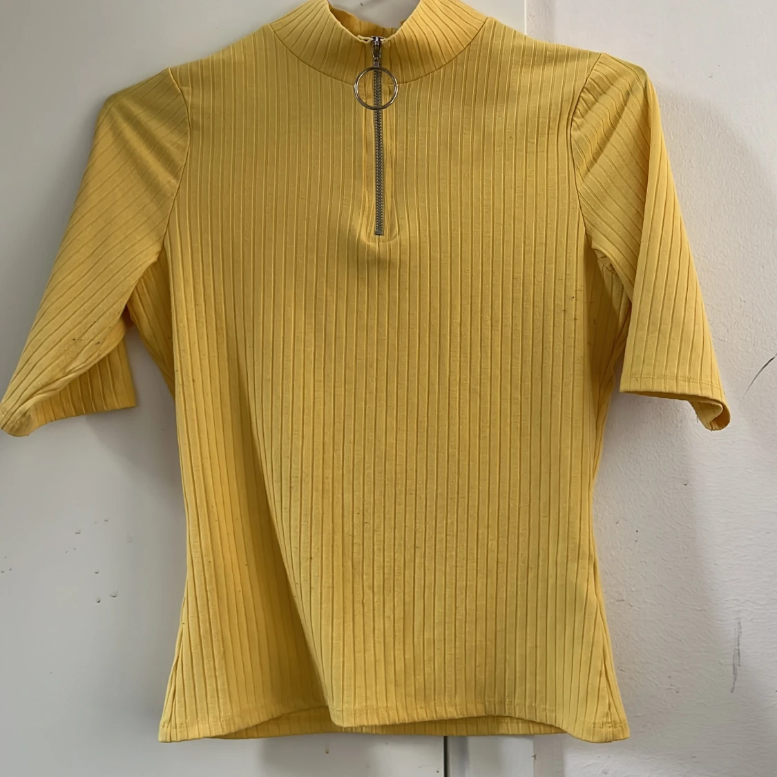 Ribbad gul tröja - 90