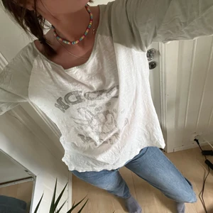 Topp - En fin topp från odd Molly i bra skick. Kommer inte längre till användning och därför säljer jag den🌷 köparen står för frakt, pris kan alltid diskuteras