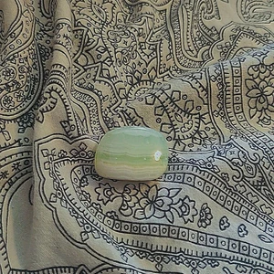 Pistage kalcit🤍 - En jättefin pistage kalcit! Äkta❤️ Sägs stärka ens självförtroende och att kunna drömma stort🤍