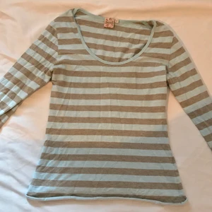 En jätte gullig tröja - Jätte gullig tröja i storlek S