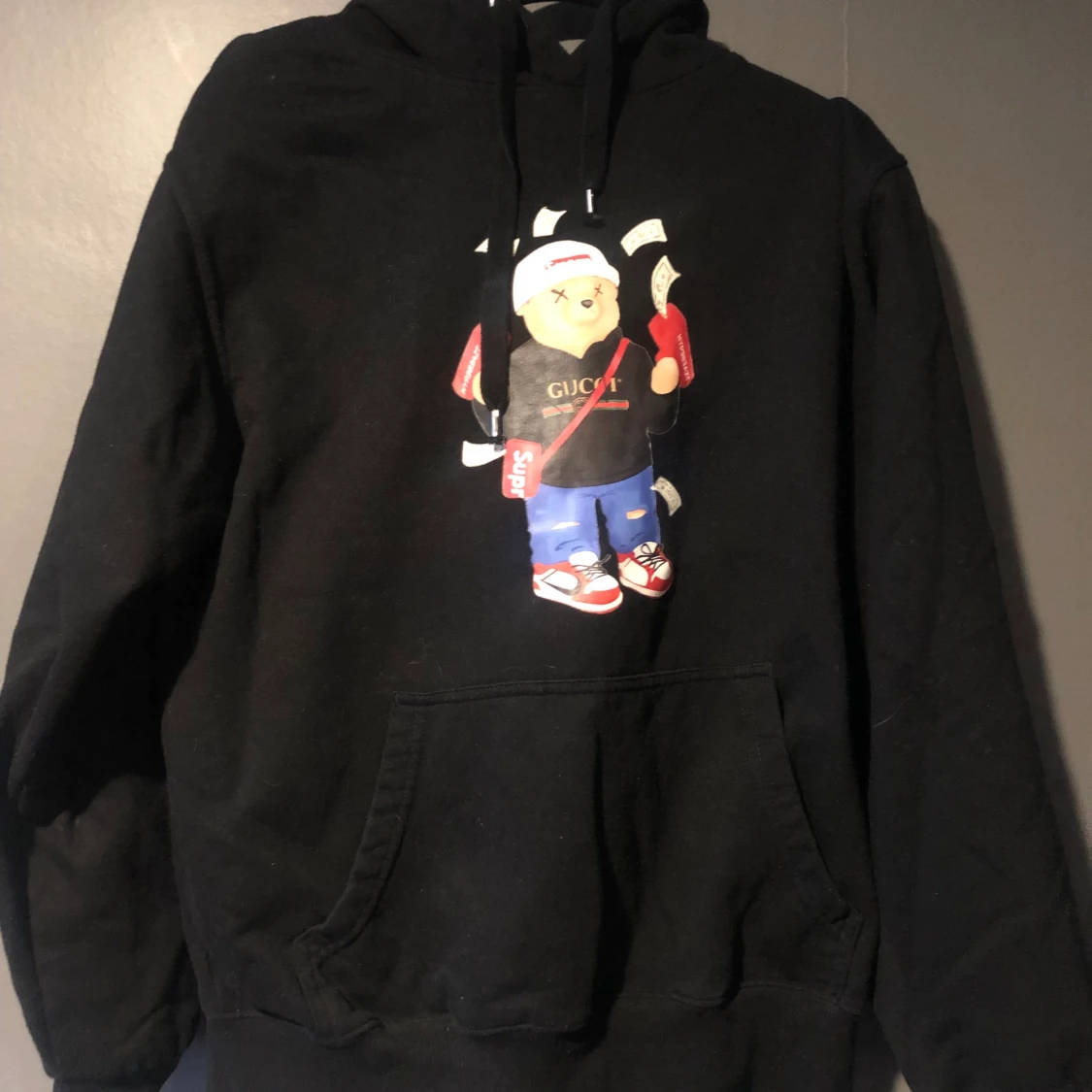 Rik Björn skjuter pengar