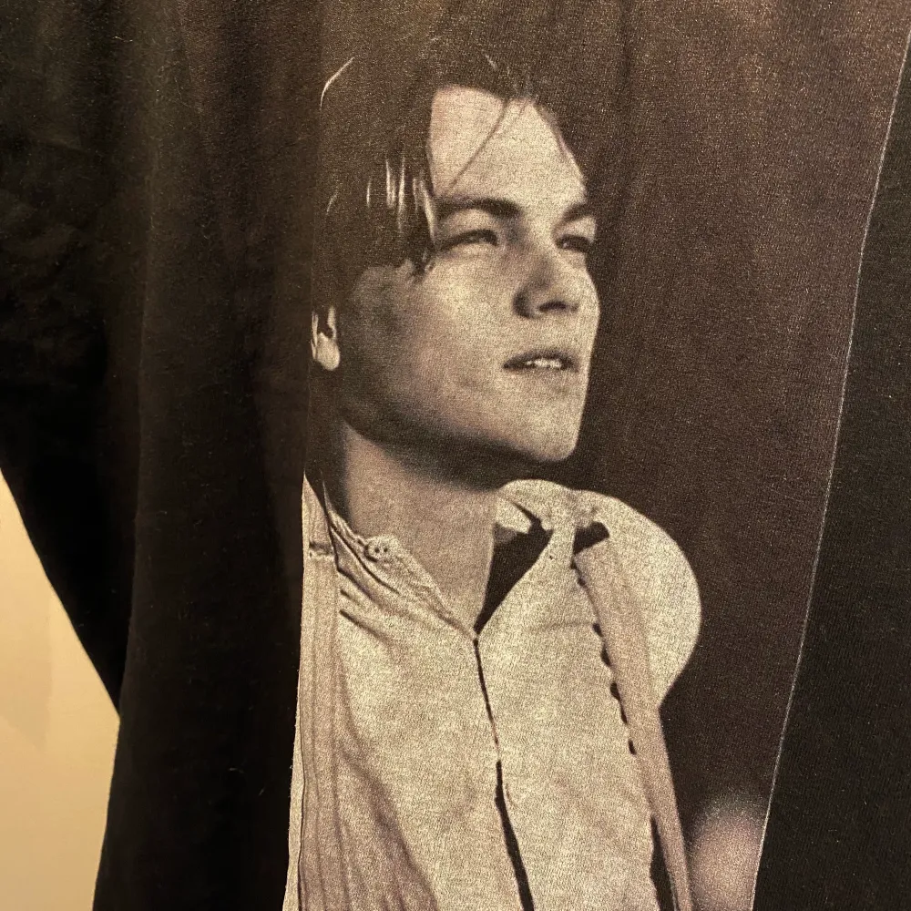 Leonardo Dicaprio t-shirt från amazon❣️ Helt oanvänd!. T-shirts.