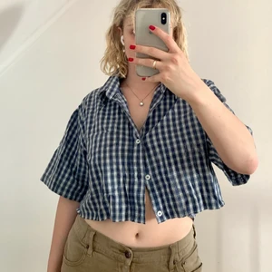 Croppad skjorta - Fin rutig skjorta som jag klippt av till en gullig croptop!