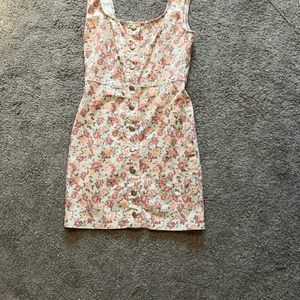 Fin blommig kläning - Otroligt fin ej använd blommig jeans kläning