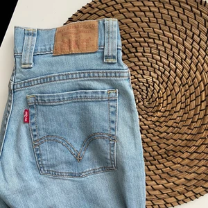 Levis jeans  - Lågmidjade jeans från Levis, strl 26/32☺️