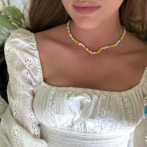 Äntligen har Pearls by Bianca släppt SOMMAR KOLLEKTION! ⛱ Trendigaste smyckena i sommar. Bilderna visar bara några av dom nya designsen. Priser 219kr-629kr, fri frakt inom Sverige 💜 SÄLJS PÅ WWW.PBBG.SE 🧡