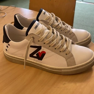 Zadig Voltaire leather sneakers - Zadig Voltaire skor 37or helt nya. Använda en enda gång men var för små. Inget smuts eller förstörda någonstans. Bra skick 