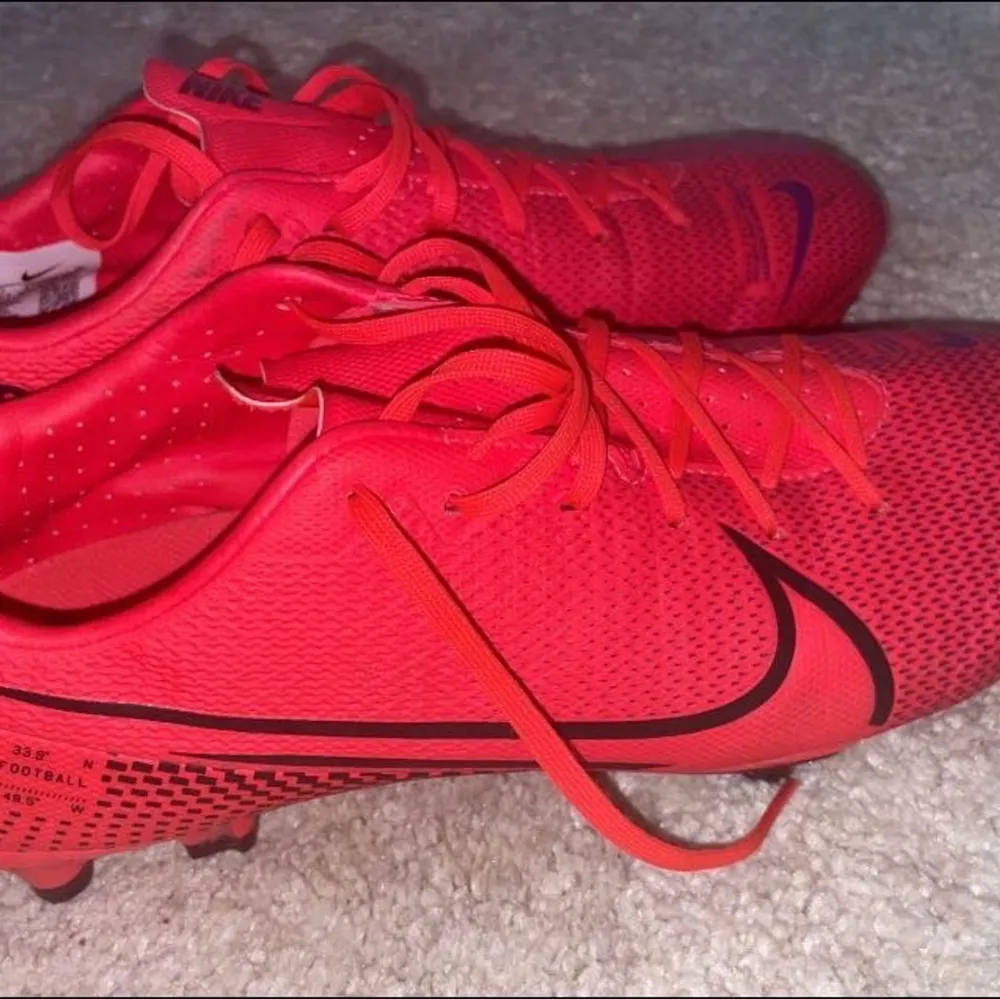 Nike rosa fotbollsskor 2025