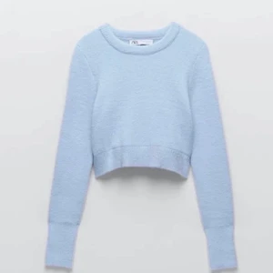 Blå tröja - Säljer denna fina tröjan från ZARA för den inte längre kommer till någon användning! Skriv för frågor💙