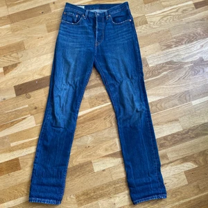 Levis 501 - Mörkblåa jeans, Levis 501. I storlek w:27 l:32. Välanvända men i gott skick