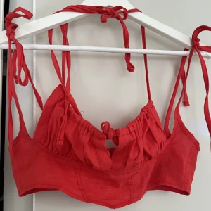 Liten röd tröja - Aldrig använd