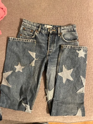 raka stjärn jeans - storlek 34 egentligen zara jeans mid waist straight men passar ej längre☺️