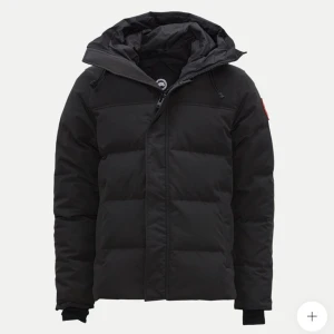 Canada Goose Parka/Macmillian - Säljer min jacka som nästan är helt ny. Köpte den av min vän men nu passar den inte längre, har inte kvitto kvar