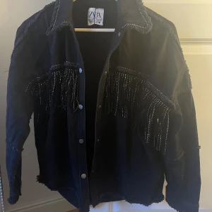 Zara jacka - Jättefin jacka från zara i bra skick.