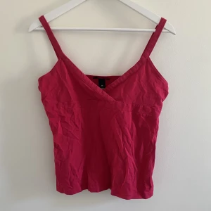 Rosa linne  - Jättegulligt linne från H&M i fint skick. Skriv privat för frågor eller flera bilder. 80kr + frakt ❤️