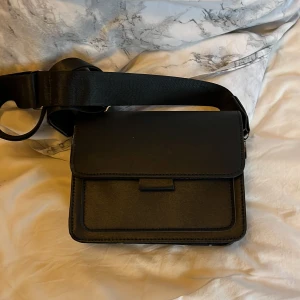 Väska  - Helt ny väska 