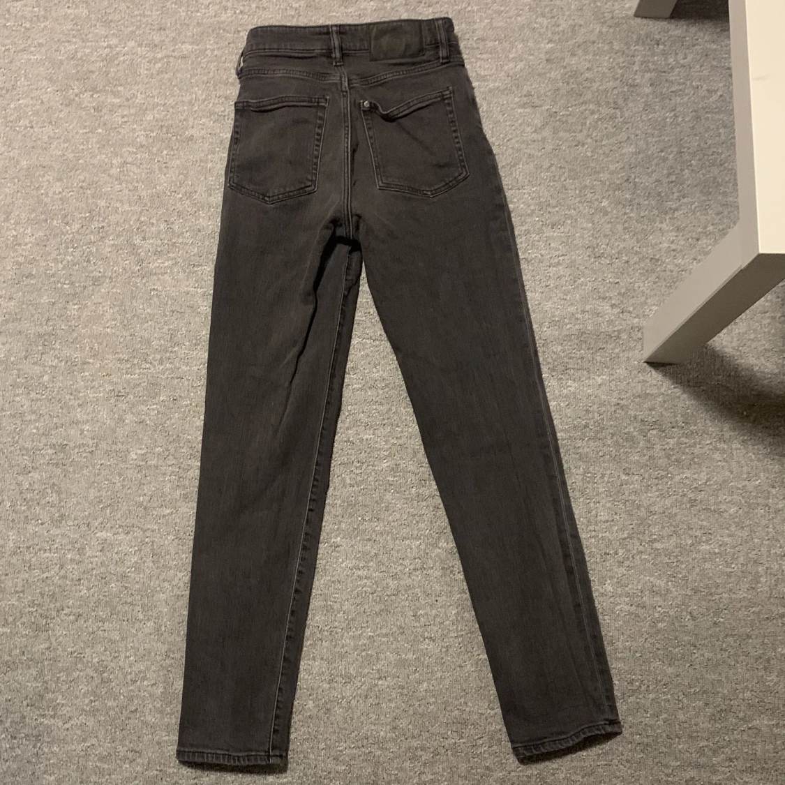 Svarta raka jeans  - 90