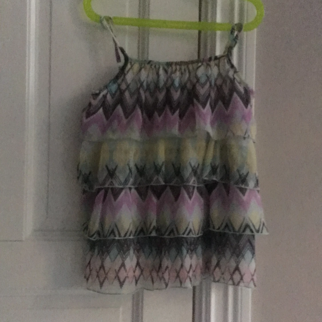 Mönstrat linne med volang - 90